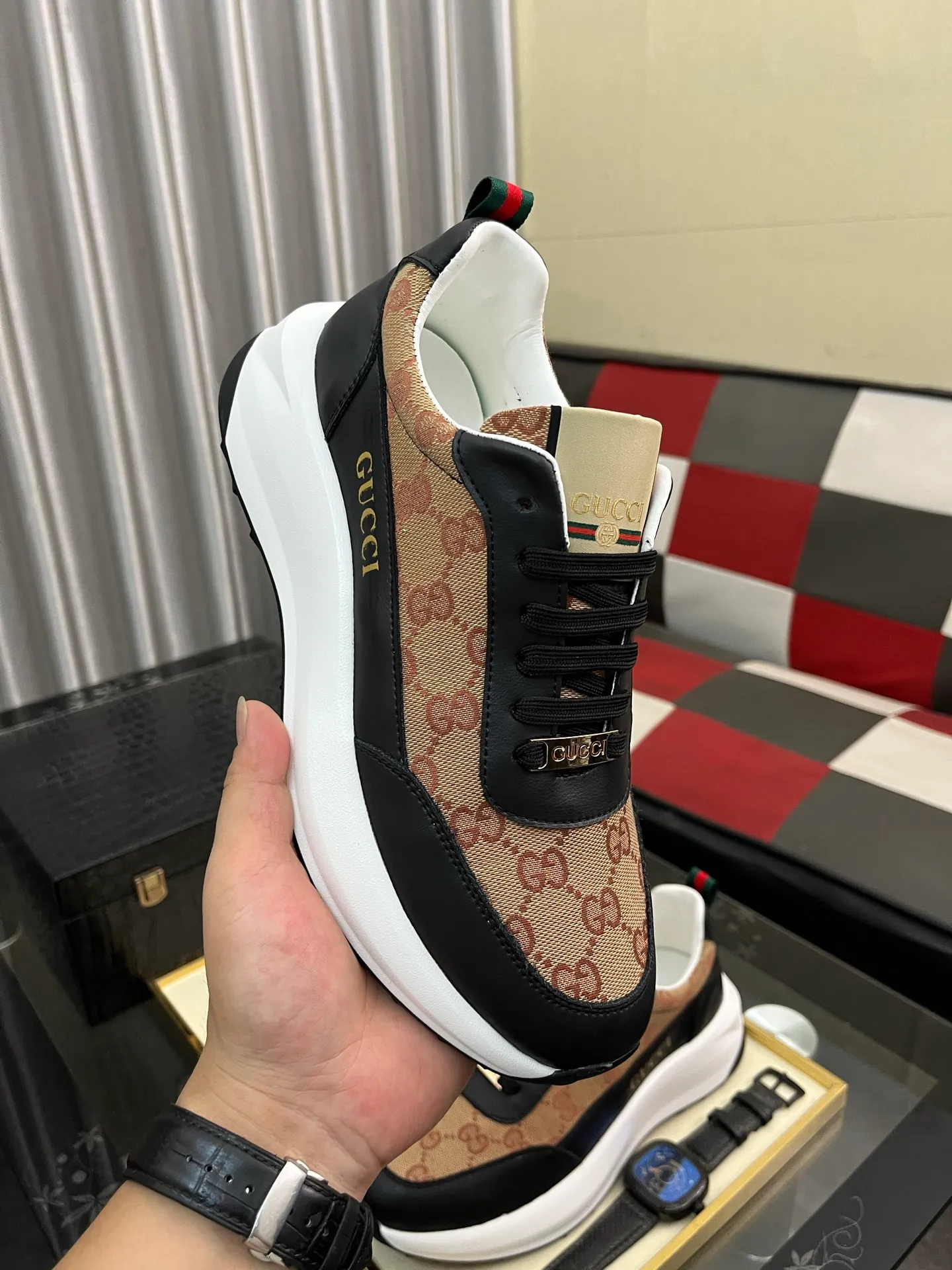 Men's Men's Shoes💰440⌚️⌚️【GUCCI】Gucci men's latest white shoe series casual shoes! The official website is built 1:1. Upper: Made of imported cowhide, with electric embroidery ➕Inner lining: Made of high-quality first-layer pigskin, soft and comfortable. Picky material selection and exquisite workmanship give you the best enjoyment. Size: 38-444️⃣Colors available